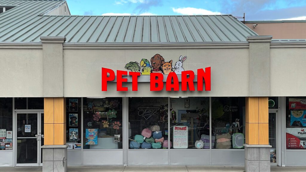 Pet Barn-storefront sign
